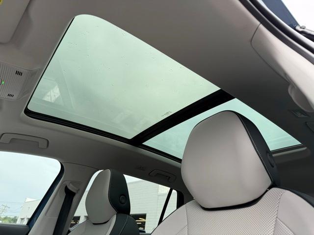 new 2025 Volkswagen Tiguan car, priced at $34,190