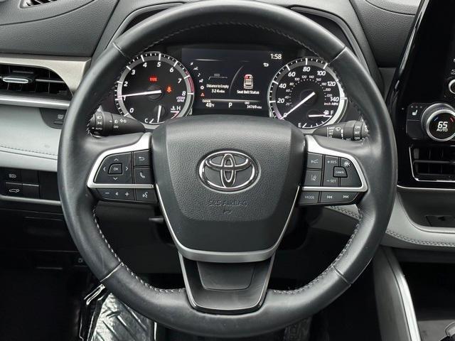 used 2022 Toyota Highlander car, priced at $34,990