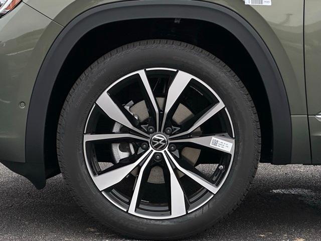 new 2026 Volkswagen Atlas car, priced at $53,681