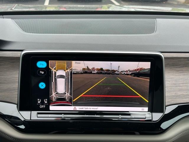 new 2026 Volkswagen Atlas car, priced at $53,681