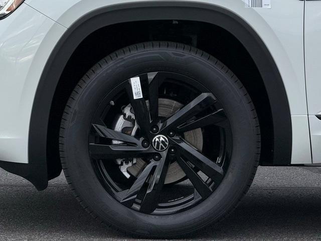new 2026 Volkswagen Atlas Cross Sport car, priced at $50,542