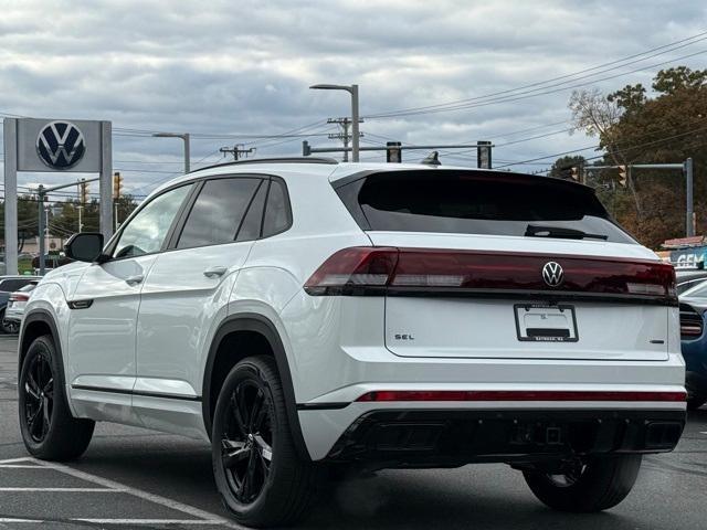 new 2026 Volkswagen Atlas Cross Sport car, priced at $50,542