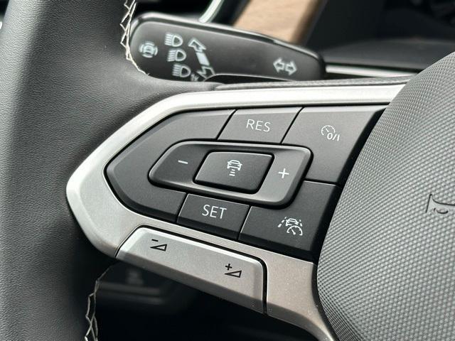 new 2025 Volkswagen Atlas car, priced at $42,225