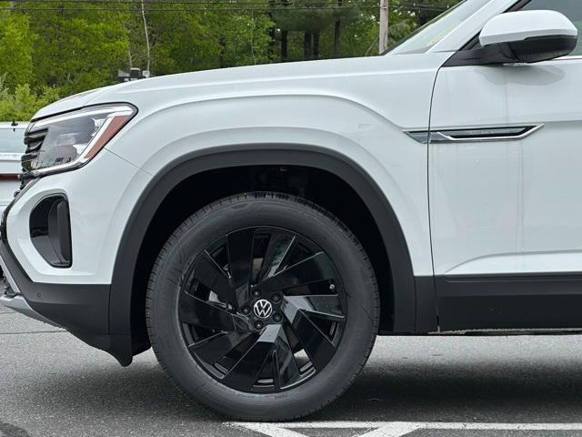 new 2025 Volkswagen Atlas Cross Sport car, priced at $44,701