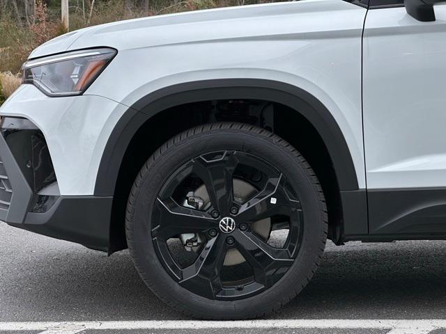 new 2025 Volkswagen Taos car, priced at $31,928