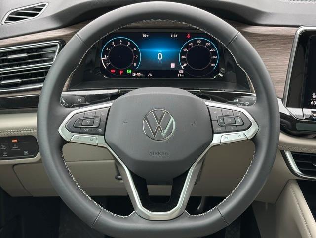 new 2025 Volkswagen Atlas car, priced at $45,577