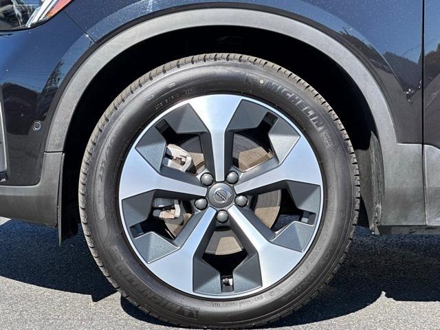 used 2025 Volvo XC40 car, priced at $34,982