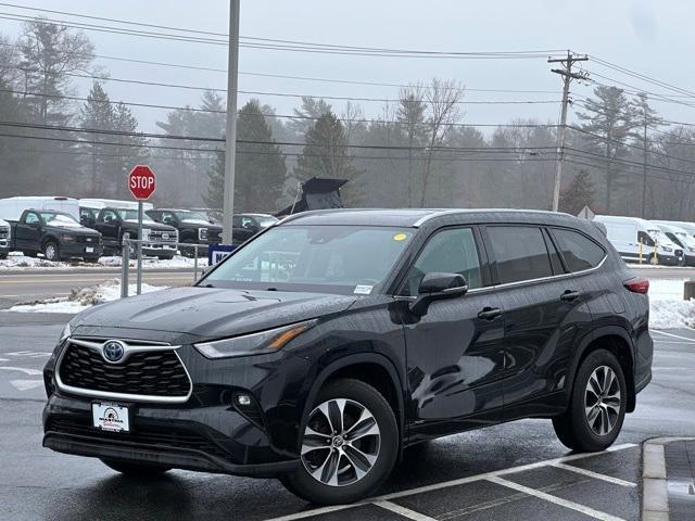 used 2022 Toyota Highlander Hybrid car, priced at $30,590