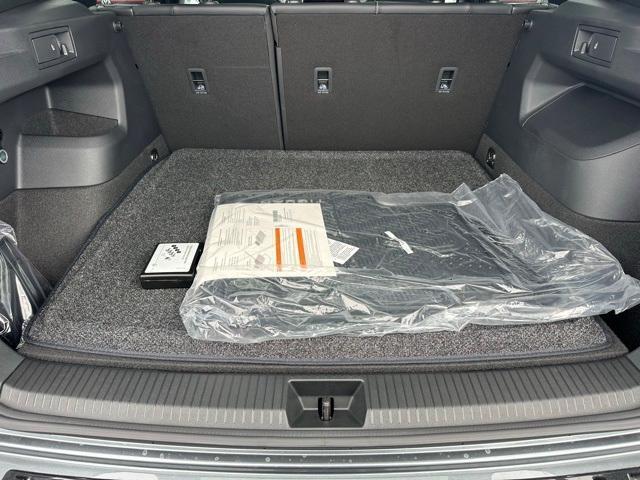 new 2025 Volkswagen Tiguan car, priced at $35,567