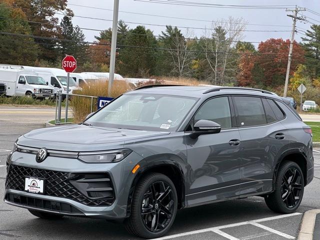 new 2025 Volkswagen Tiguan car, priced at $35,567