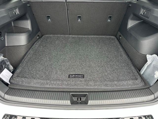 new 2025 Volkswagen Tiguan car, priced at $35,142