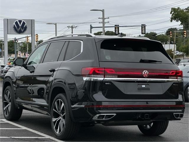 new 2024 Volkswagen Atlas car, priced at $52,013