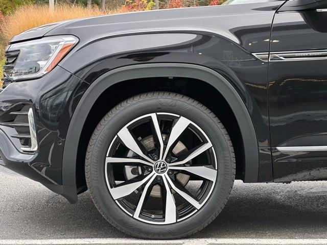 new 2026 Volkswagen Atlas Cross Sport car, priced at $53,248