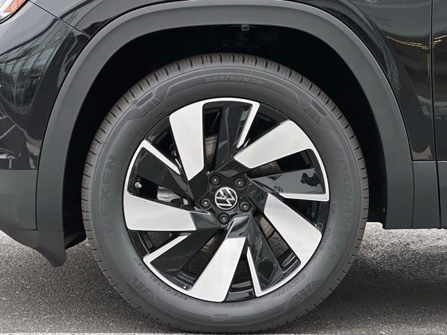 new 2026 Volkswagen Atlas Cross Sport car, priced at $45,394