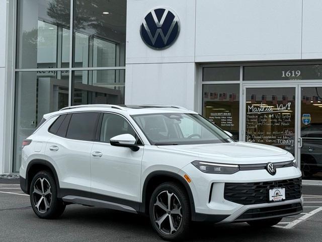 new 2025 Volkswagen Tiguan car, priced at $36,825