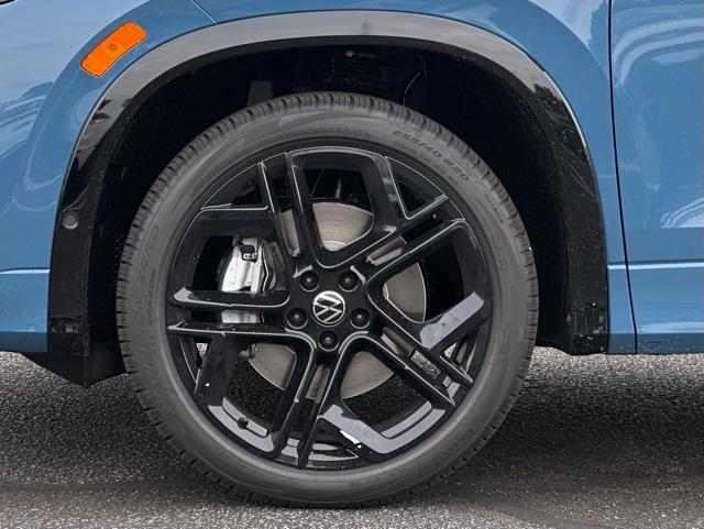 new 2025 Volkswagen Tiguan car, priced at $37,379