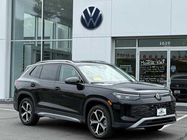 new 2025 Volkswagen Tiguan car, priced at $37,184