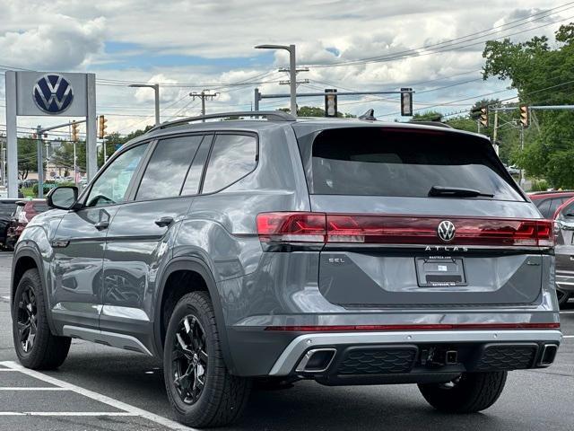 new 2024 Volkswagen Atlas car, priced at $45,139