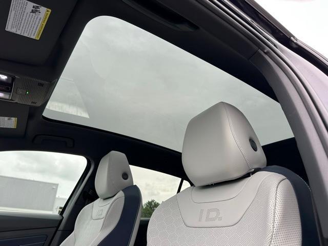 new 2025 Volkswagen ID.4 car, priced at $49,516