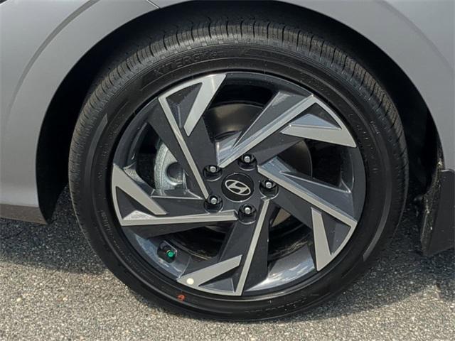 new 2025 Hyundai Elantra car, priced at $26,939