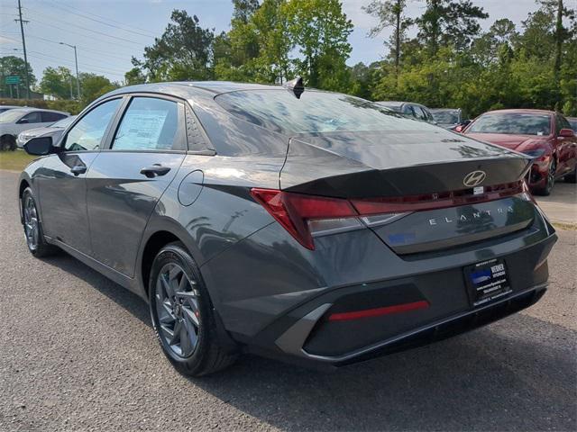 new 2025 Hyundai Elantra car, priced at $24,121