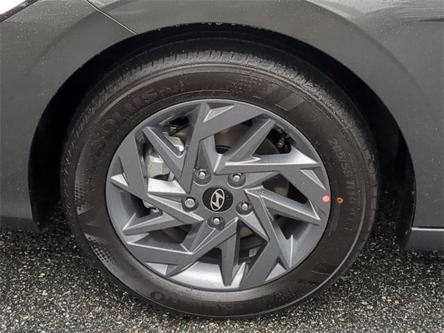 new 2025 Hyundai Elantra car, priced at $23,107
