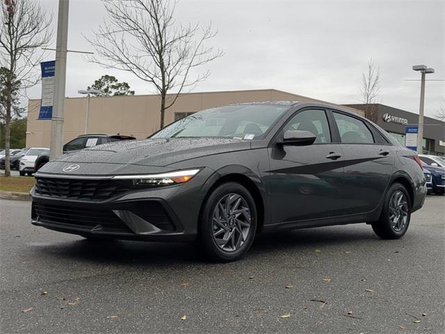 new 2025 Hyundai Elantra car, priced at $23,107