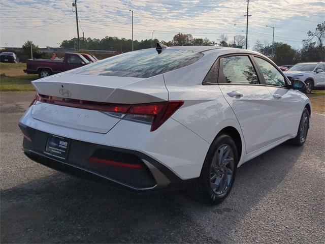 new 2025 Hyundai Elantra car, priced at $25,160