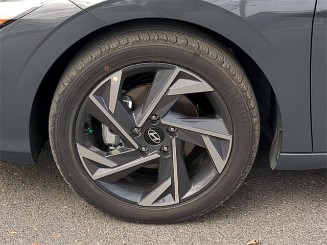 new 2025 Hyundai Elantra car, priced at $22,268