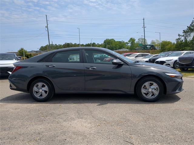 new 2025 Hyundai Elantra car, priced at $21,919