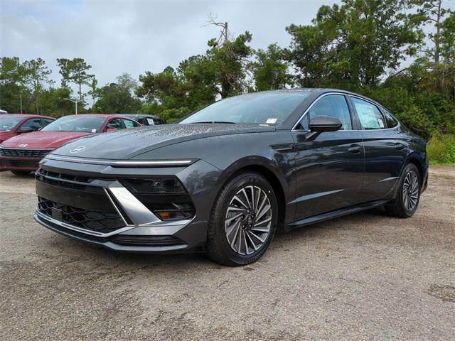 new 2025 Hyundai Sonata Hybrid car, priced at $30,729