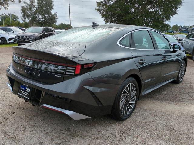 new 2025 Hyundai Sonata Hybrid car, priced at $30,729