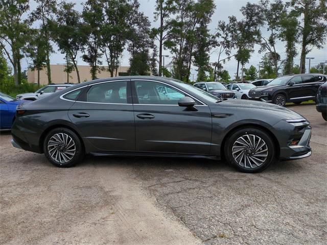 new 2025 Hyundai Sonata Hybrid car, priced at $30,729
