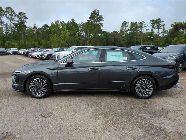 new 2025 Hyundai Sonata Hybrid car, priced at $30,729