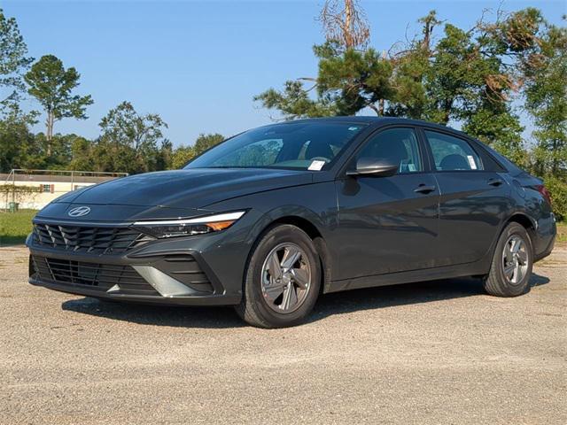 new 2025 Hyundai Elantra car, priced at $23,261