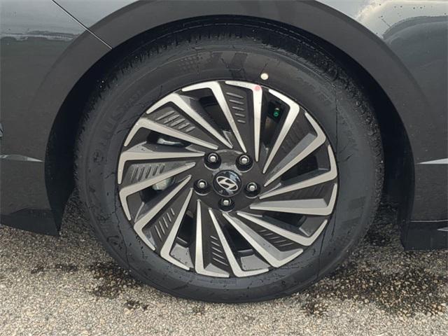 new 2025 Hyundai Sonata Hybrid car, priced at $30,831