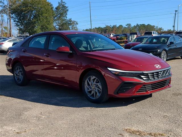 new 2025 Hyundai Elantra HEV car, priced at $26,571