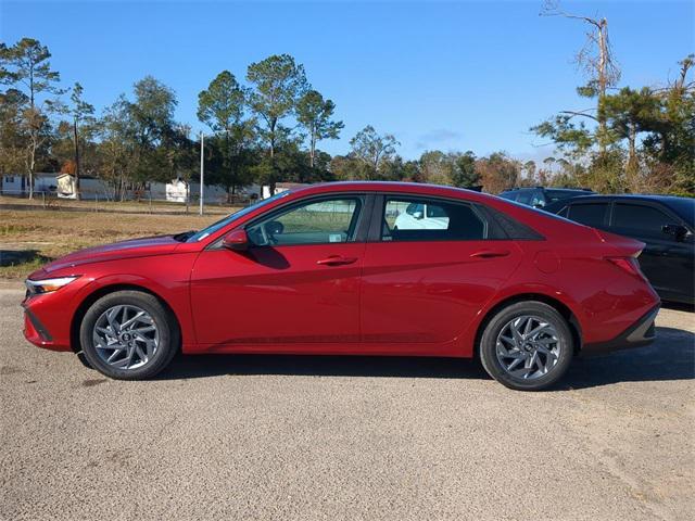 new 2025 Hyundai Elantra HEV car, priced at $26,571