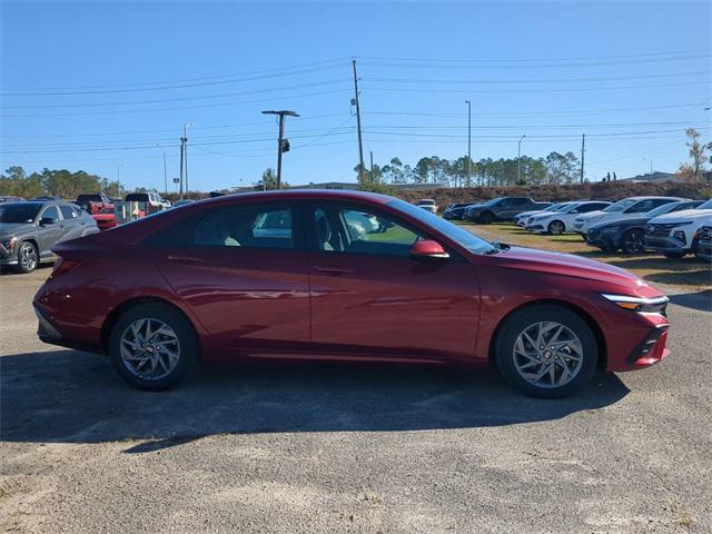 new 2025 Hyundai Elantra HEV car, priced at $26,571