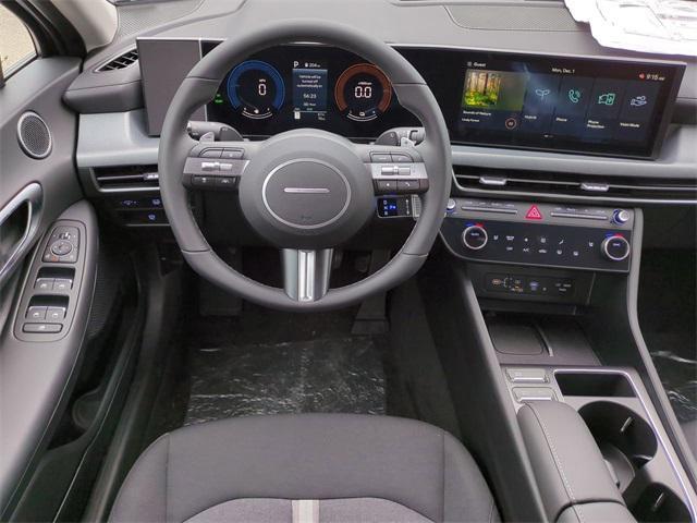 new 2025 Hyundai Sonata Hybrid car, priced at $27,636