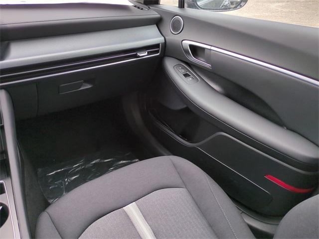 new 2025 Hyundai Sonata Hybrid car, priced at $27,636