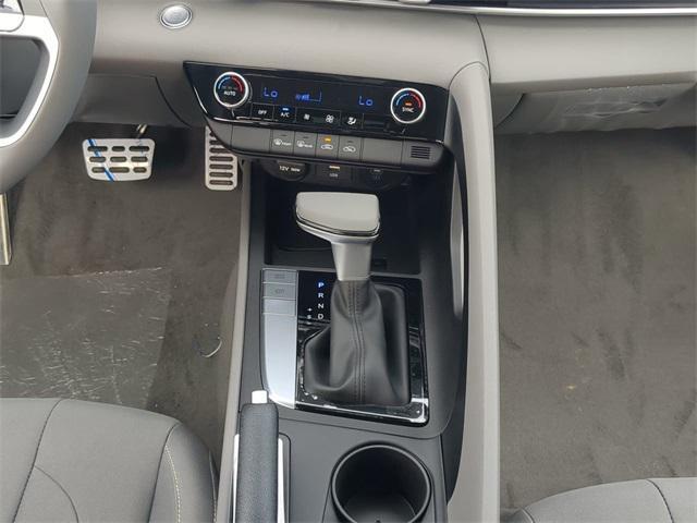 new 2025 Hyundai Elantra car, priced at $23,107