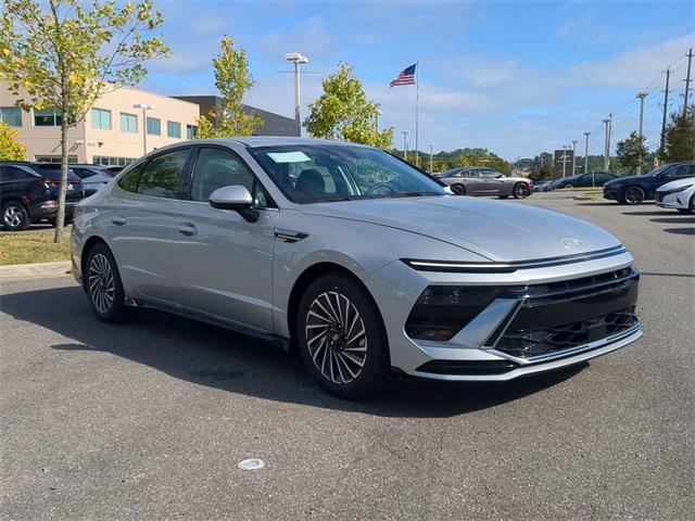 new 2024 Hyundai Sonata Hybrid car, priced at $30,880