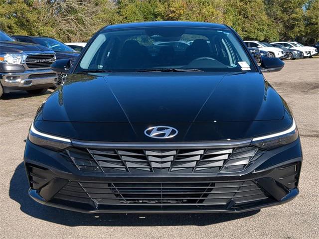 new 2025 Hyundai Elantra car, priced at $22,053