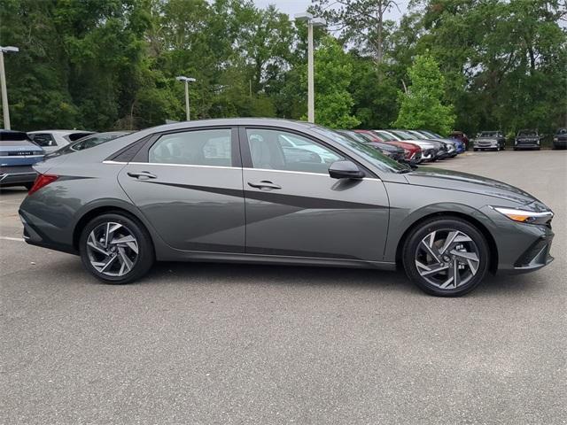 new 2024 Hyundai Elantra car, priced at $27,341