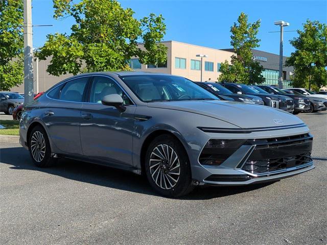 new 2025 Hyundai Sonata Hybrid car, priced at $27,716