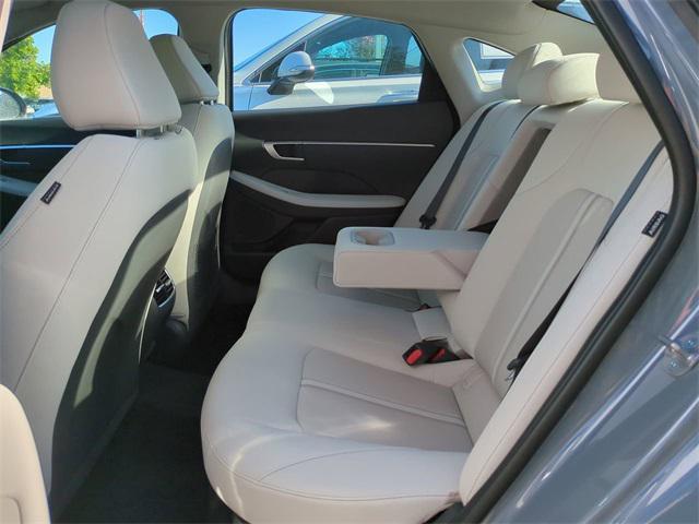 new 2025 Hyundai Sonata Hybrid car, priced at $27,716