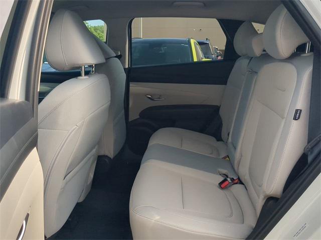 new 2025 Hyundai TUCSON Hybrid car, priced at $33,804