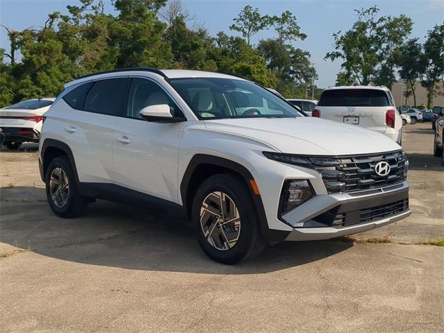 new 2025 Hyundai TUCSON Hybrid car, priced at $33,804