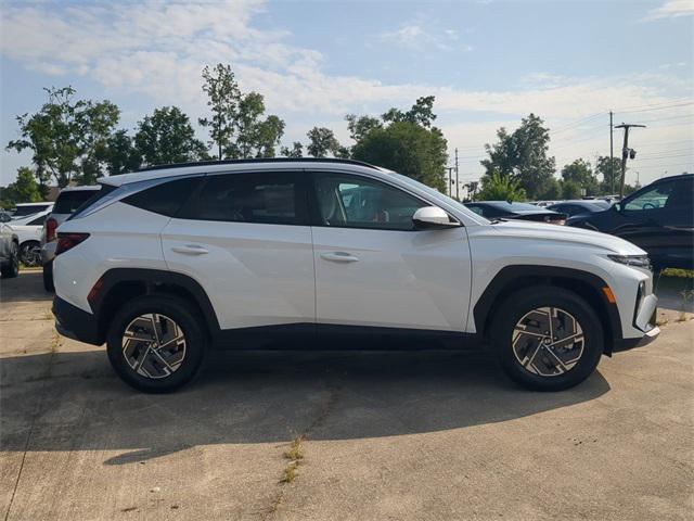 new 2025 Hyundai TUCSON Hybrid car, priced at $33,804